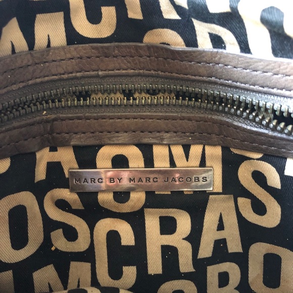 Gray Marc by Marc Jacobs leather shoulder bag, lots of pockets, used condition - Picture 8 of 8